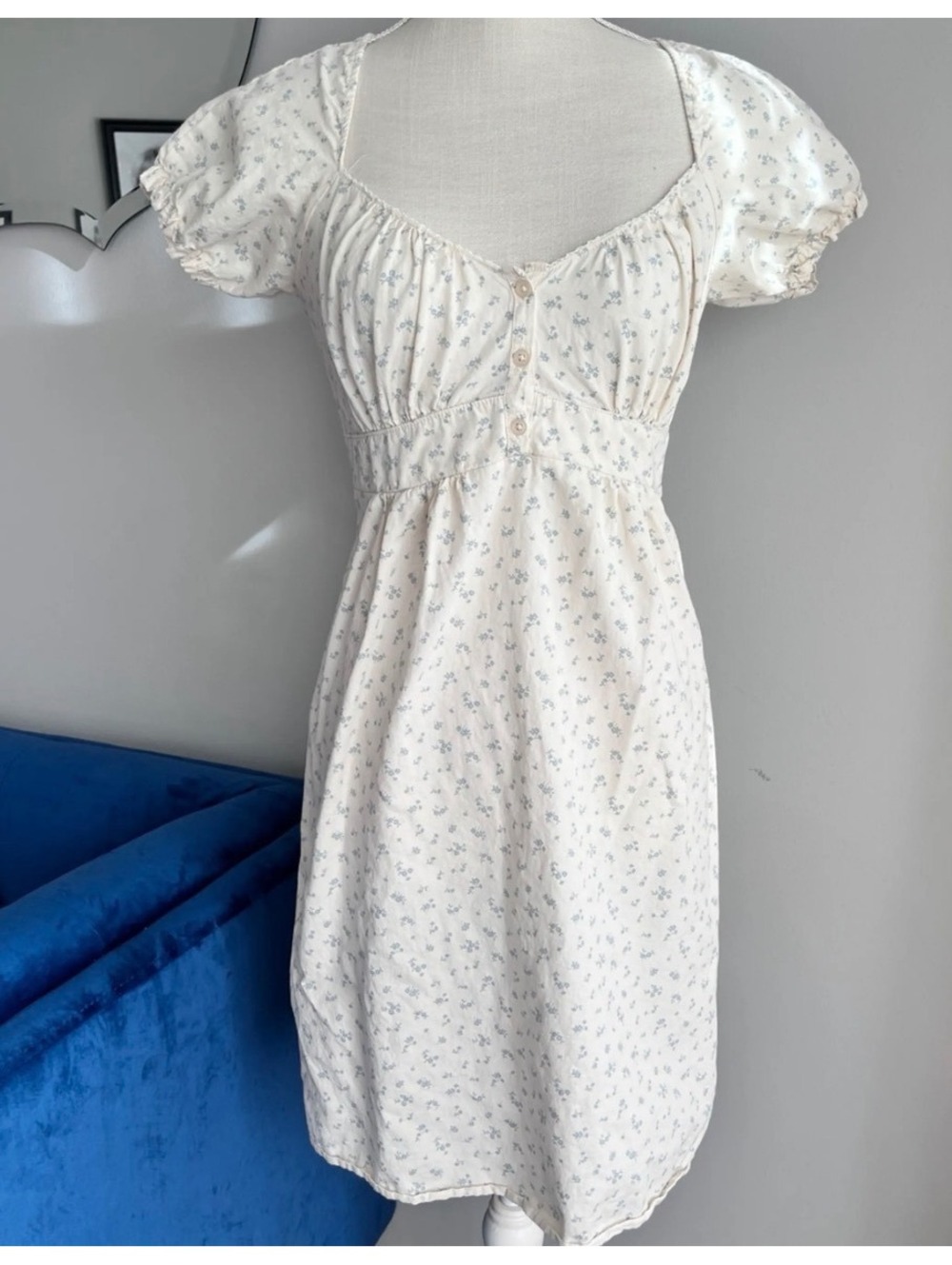 Brandy Melville White Floral Puff Sleeve Dress